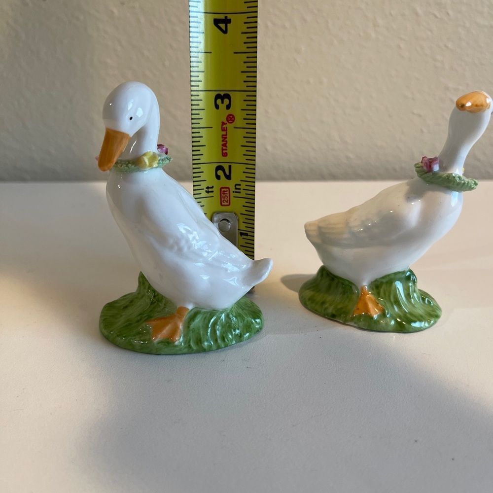 Set of 2 White Geese Bone China Vintage Omnibus. - Picture 12 of 13